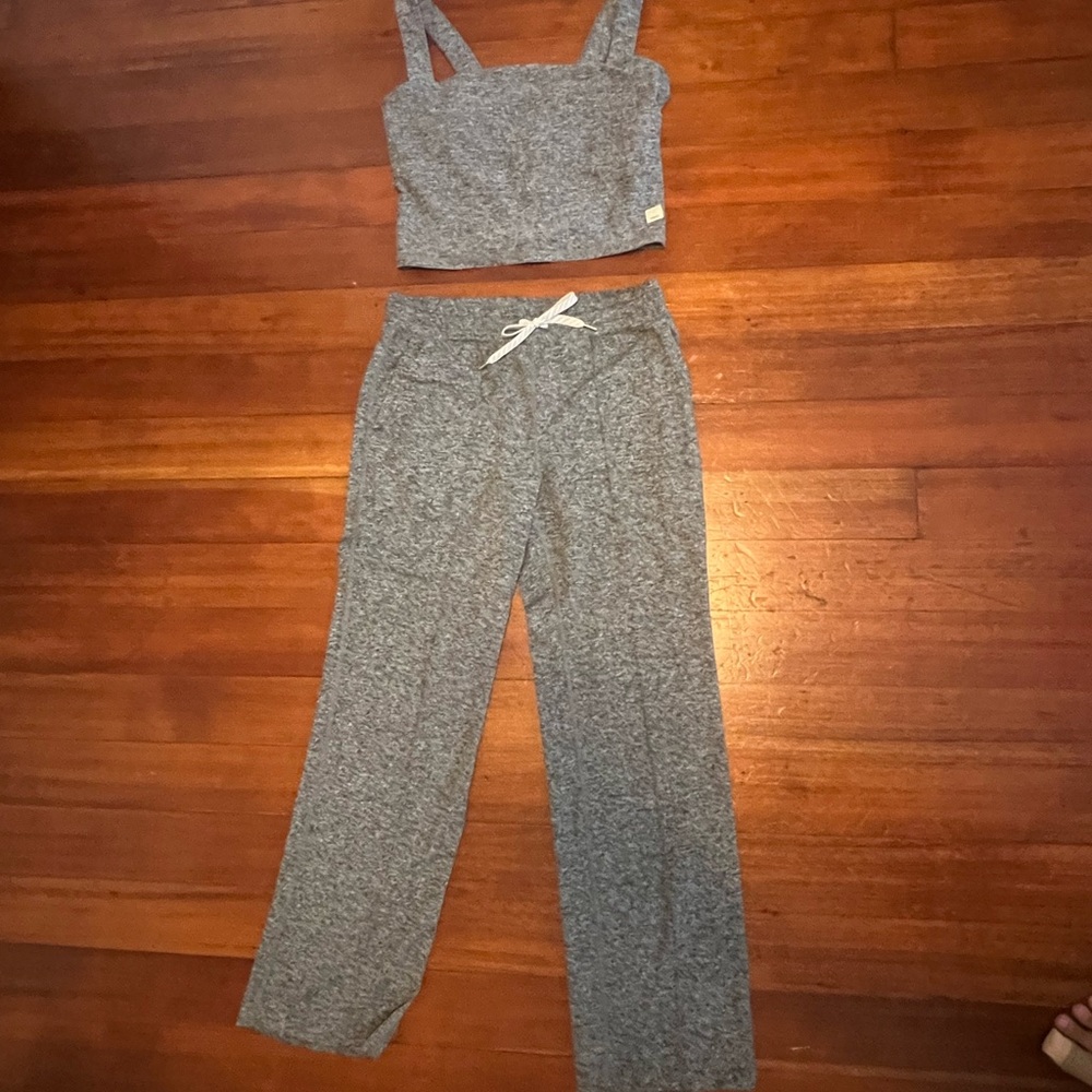 Vuori Heather Gray Lounge Set